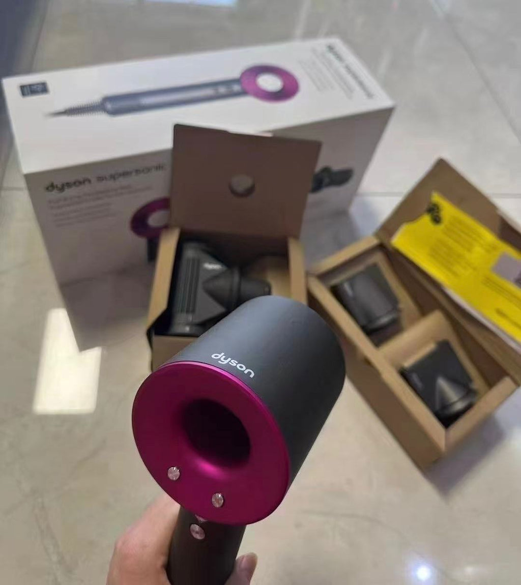 dyson con todos sus accesorios 1.1