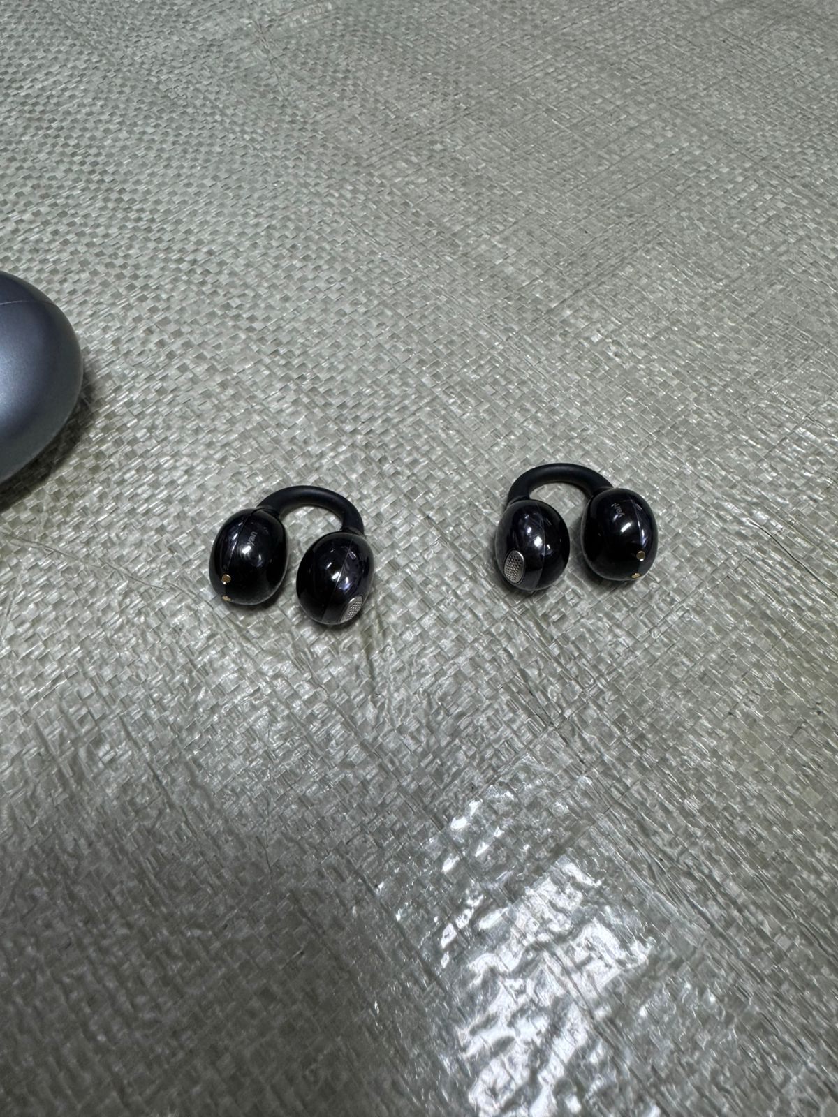 Audifono de arete G01